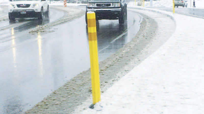 traffic delineator post installed 